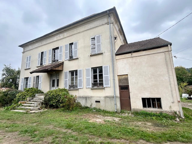 Propriété - 246 m² - 7 pièces