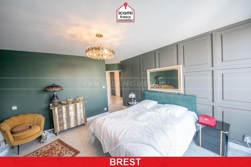 Appartement - 130 m² - 4 pièces