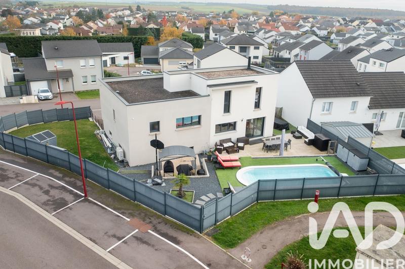 Maison - 141 m² - 6 pièces