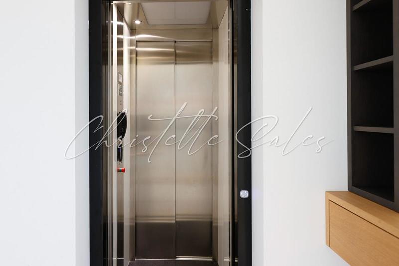 Villa - 400 m² - 10 pièces