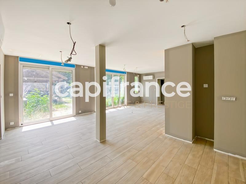 Propriété - 288 m² - 17 pièces