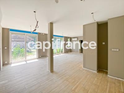 Propriété - 288 m² - 17 pièces