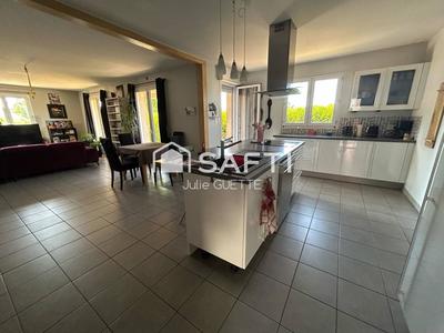 Maison - 98 m² - 4 pièces