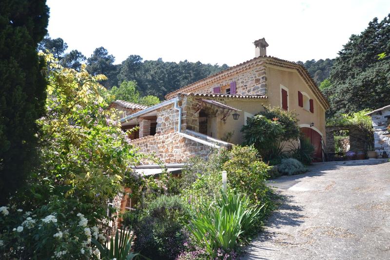 Maison en pierre - 279 m² - 11 pièces