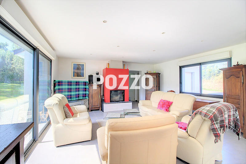 Viager - Maison - 202 m² - 8 pièces