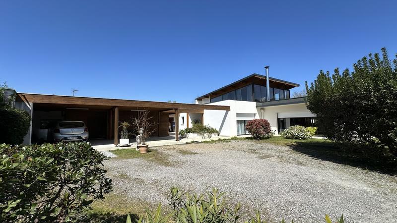 Maison d'architecte - 270 m² - 7 pièces