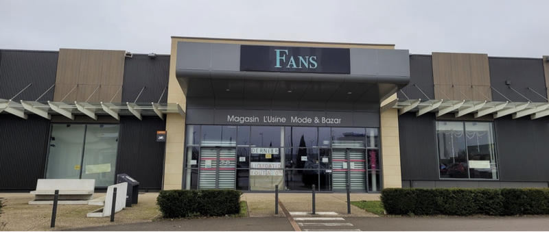 Local commercial - 1 458 m²