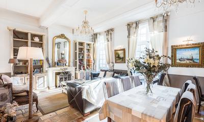 Hôtel particulier - 300 m² - 10 pièces