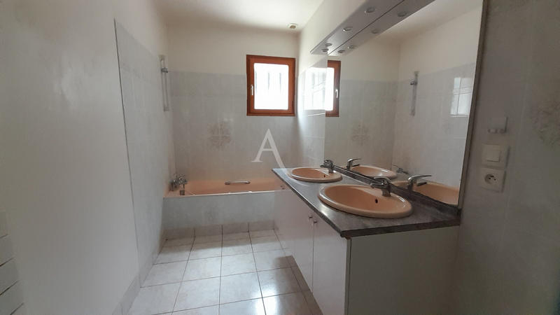 Maison - 103 m² - 4 pièces