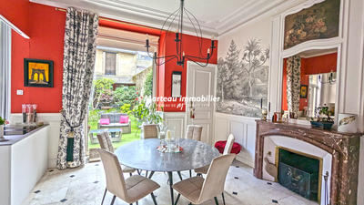 Maison - 327 m² - 13 pièces