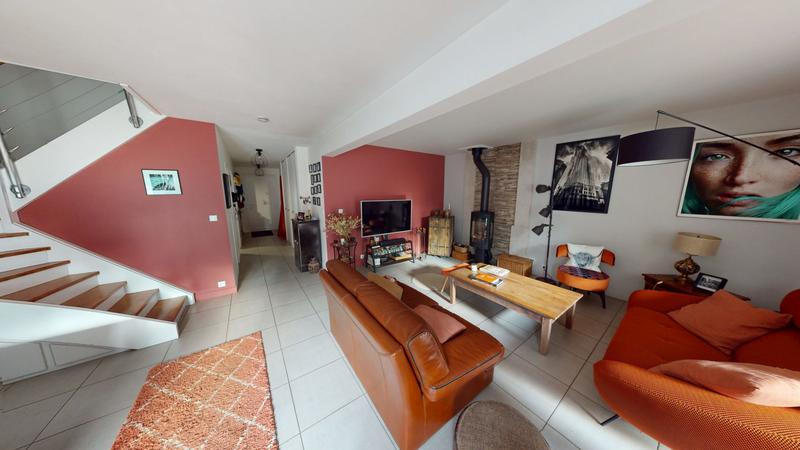 Maison traditionnelle - 161 m² - 6 pièces