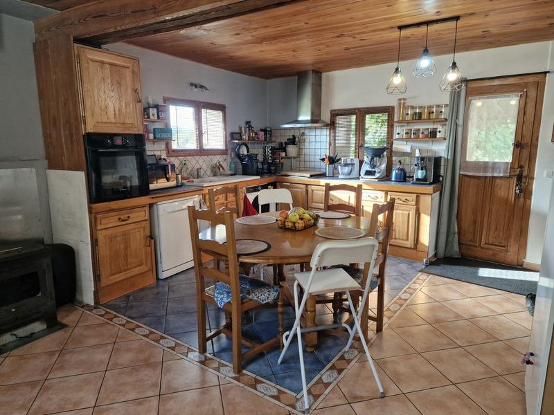 Propriété - 330 m² - 19 pièces