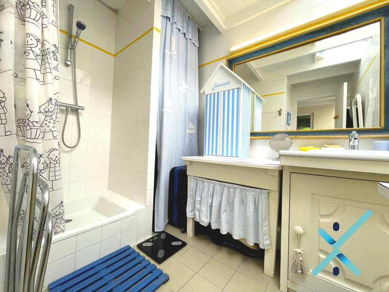 Maison contemporaine - 252 m² - 11 pièces