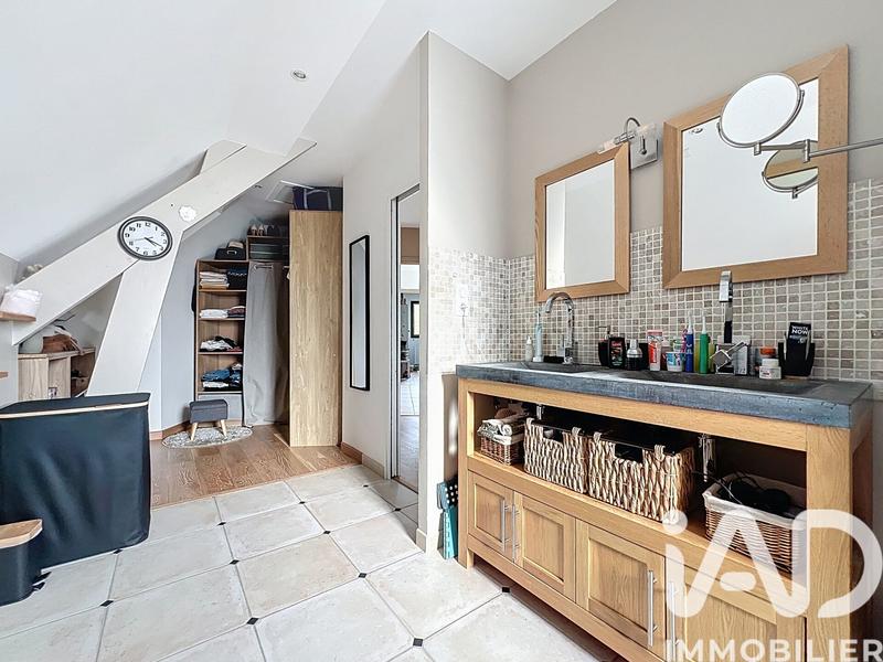 Maison - 170 m² - 7 pièces