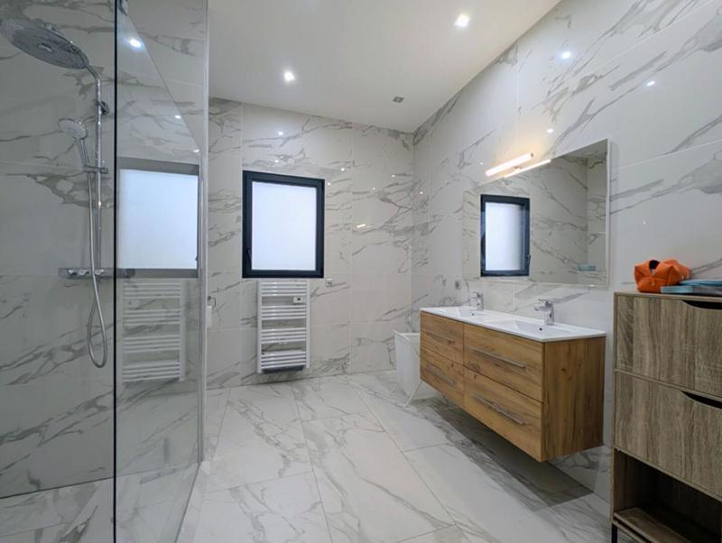 Maison - 332 m² - 6 pièces