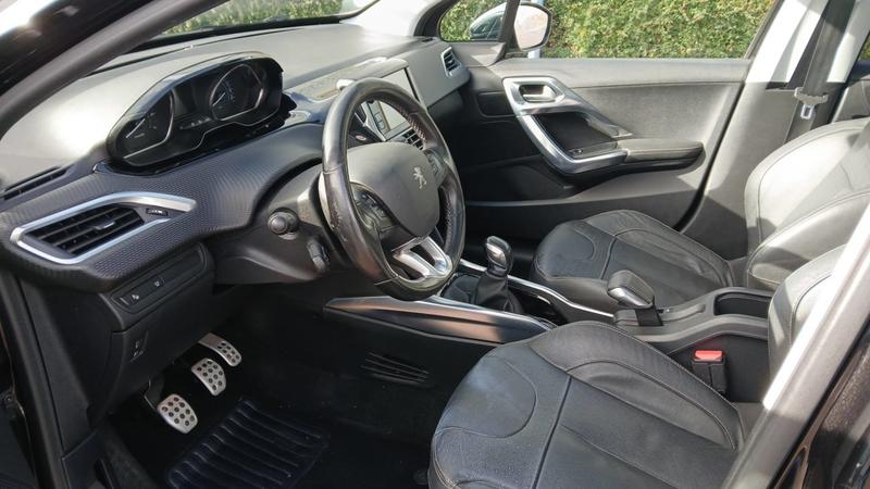 Peugeot 2008 1.2 PureTech 110 Feline