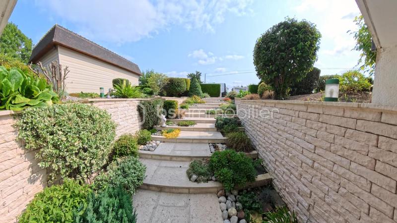 Maison - 250 m² - 10 pièces