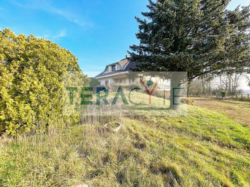 Maison traditionnelle - 216 m² - 7 pièces