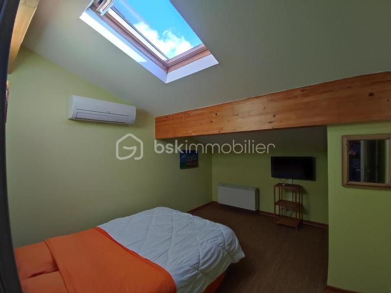 Propriété - 260 m² - 11 pièces