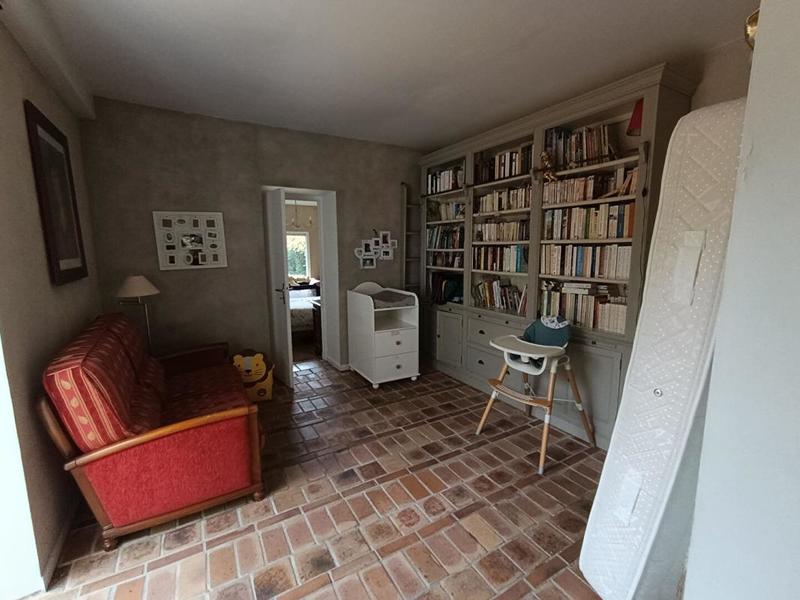 Maison - 261 m² - 11 pièces
