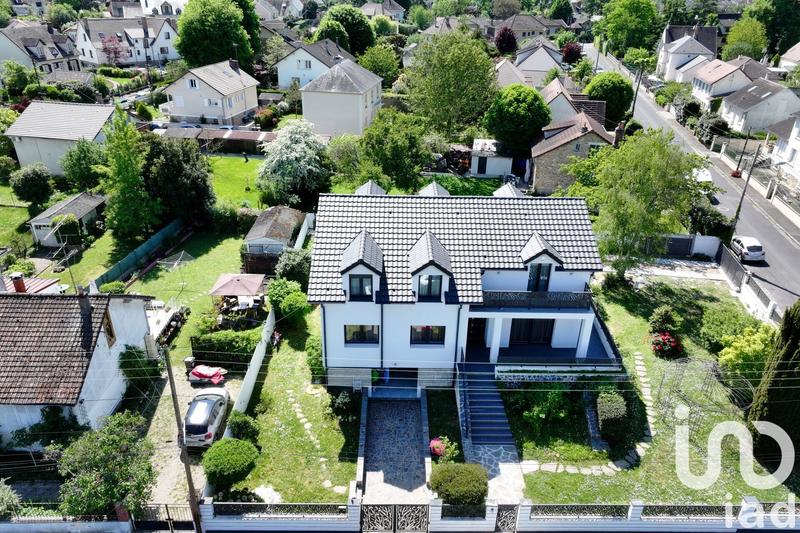 Maison de maîtres - 330 m² - 9 pièces