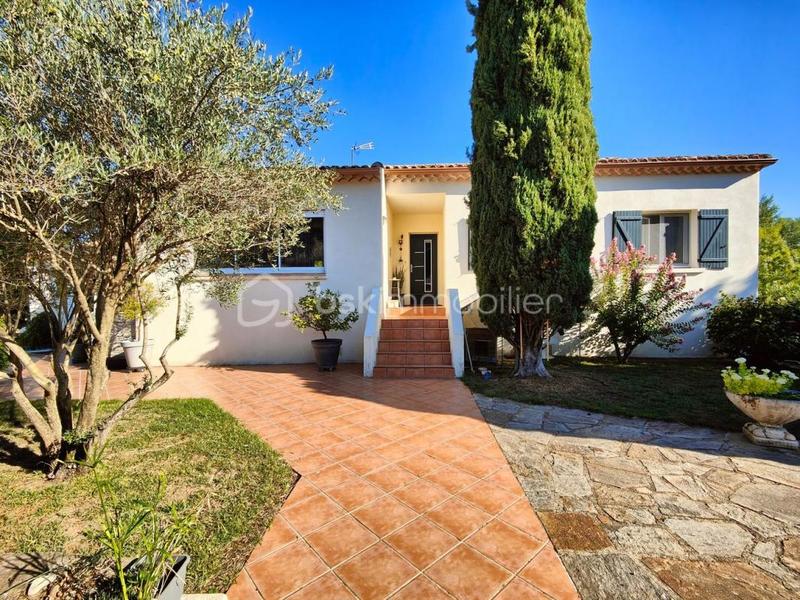 Villa - 169 m² - 6 pièces