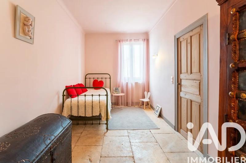 Maison - 217 m² - 7 pièces