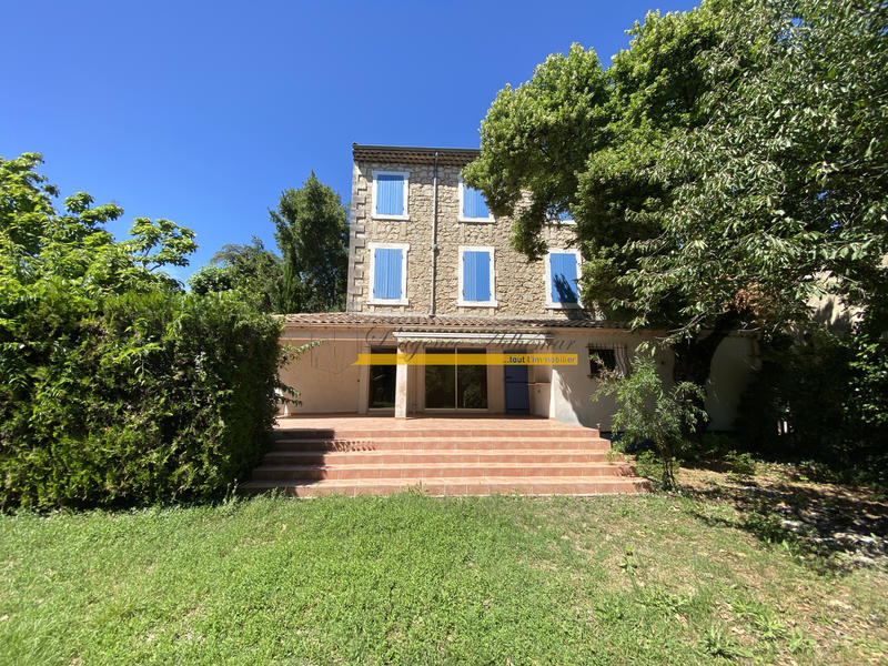 Propriété - 400 m² - 10 pièces