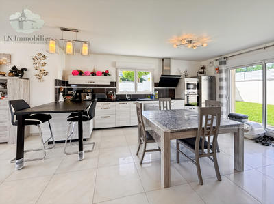 Villa - 145 m² - 6 pièces