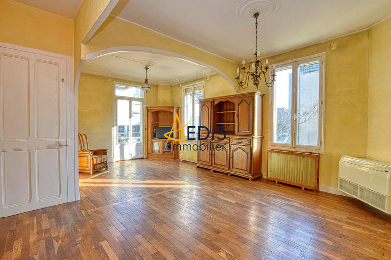 Maison - 172 m² - 8 pièces