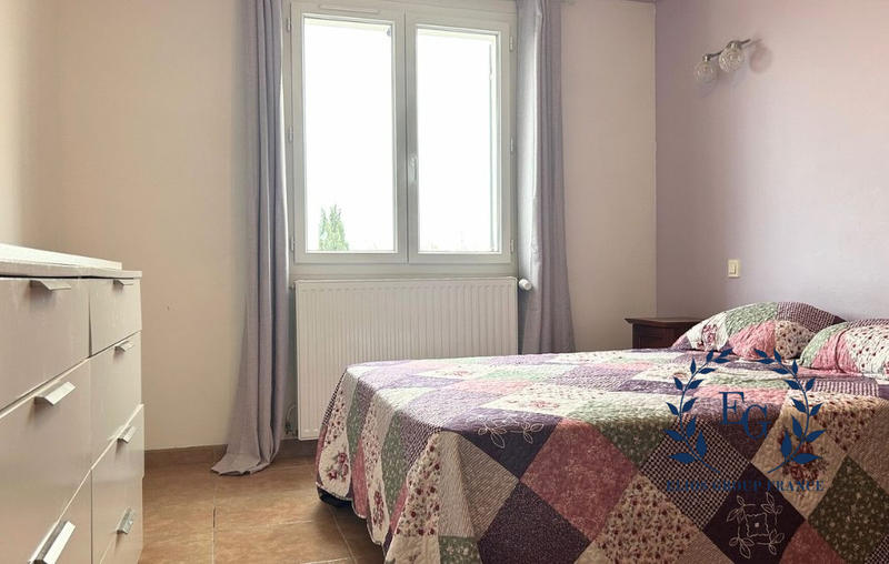 Maison traditionnelle - 272 m² - 10 pièces