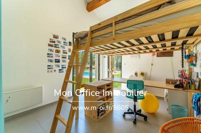 Villa - 220 m² - 5 pièces