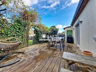 Maison - 99 m² - 5 pièces