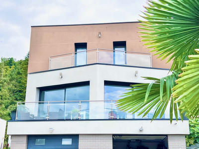 Propriété - 190 m² - 6 pièces