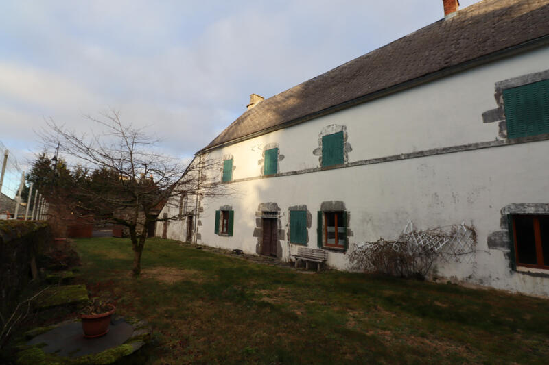 Maison - 271 m² - 14 pièces