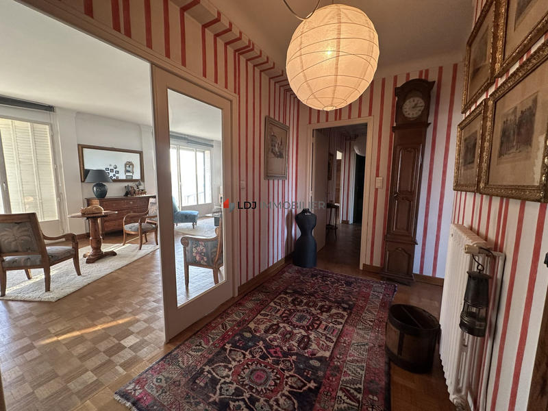 Appartement - 160 m² - 5 pièces