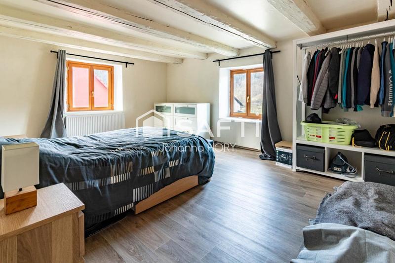 Maison - 216 m² - 10 pièces