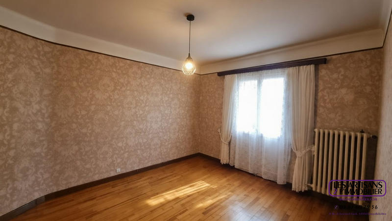 Maison - 96 m² - 5 pièces