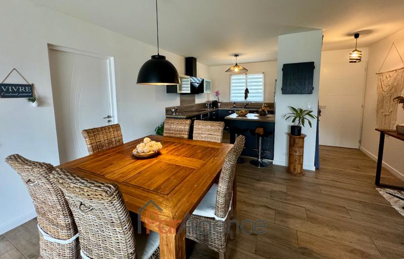 Maison - 104 m² - 4 pièces