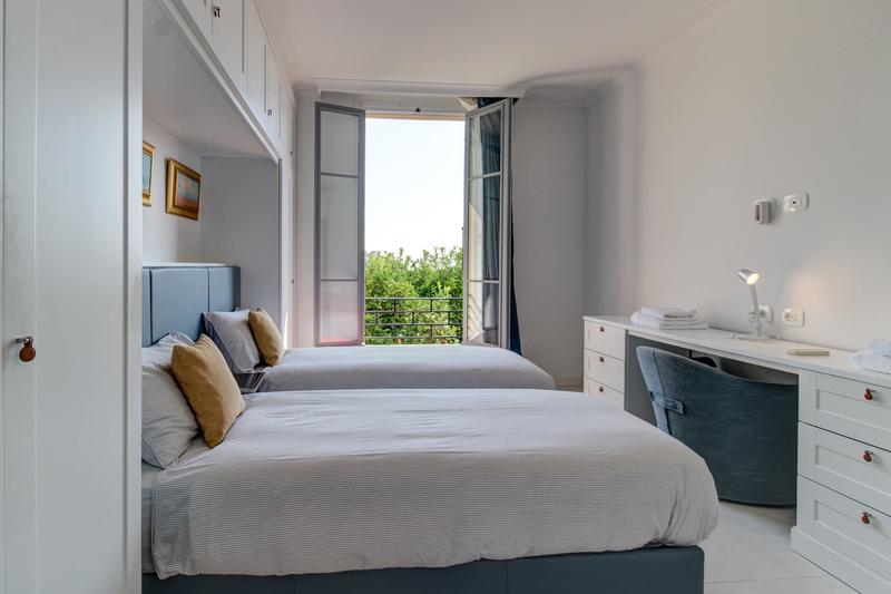 Maison - 211 m² - 8 pièces