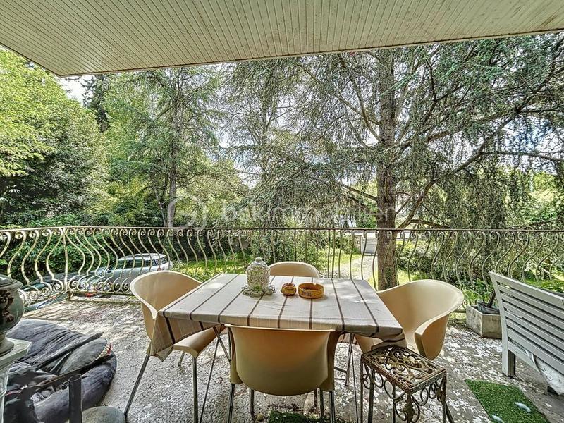 Maison - 200 m² - 8 pièces