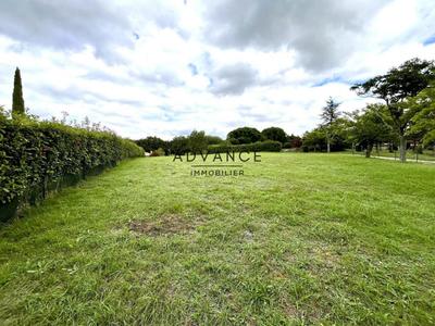 Terrain constructible - 1 200 m²