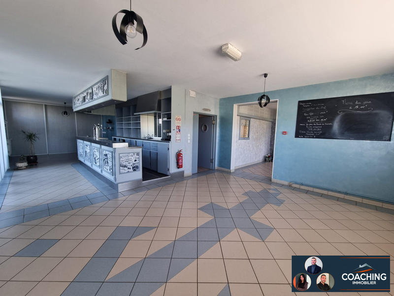 Maison - 437 m² - 10 pièces