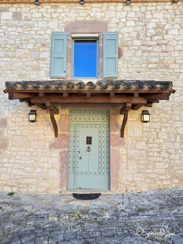 Maison - 330 m² - 9 pièces