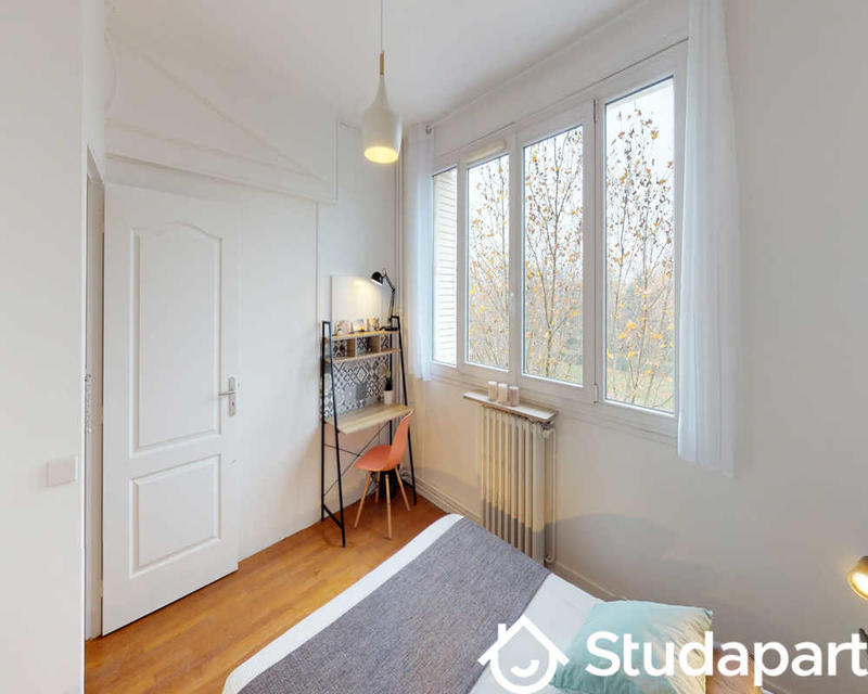 Chambre - 90 m² - 1 pièce