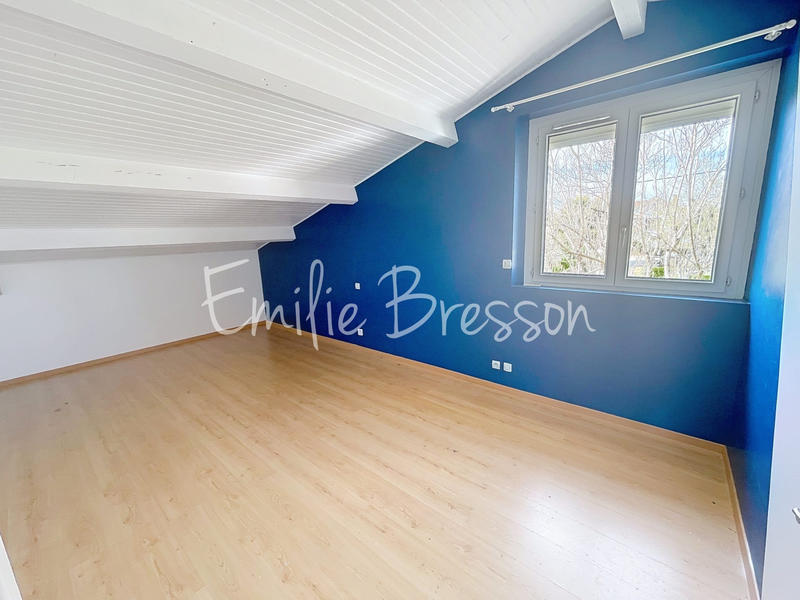 Maison traditionnelle - 164 m² - 5 pièces