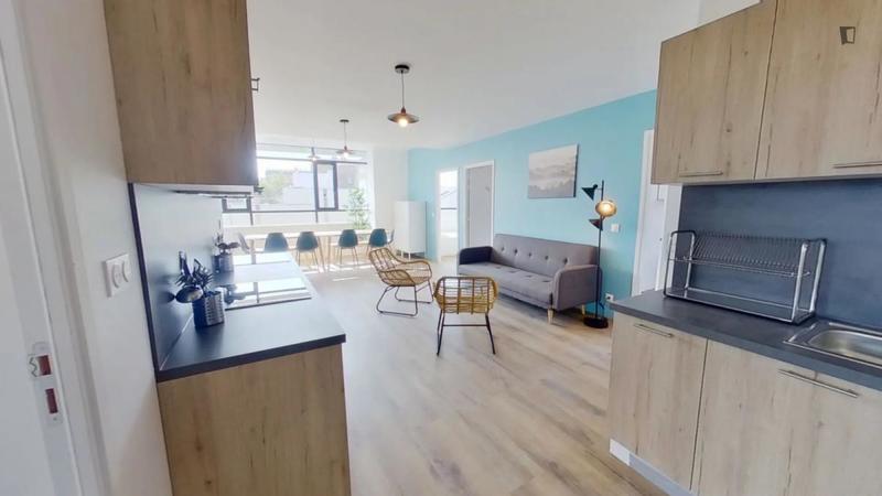 Chambre - 10 m² - 11 pièces