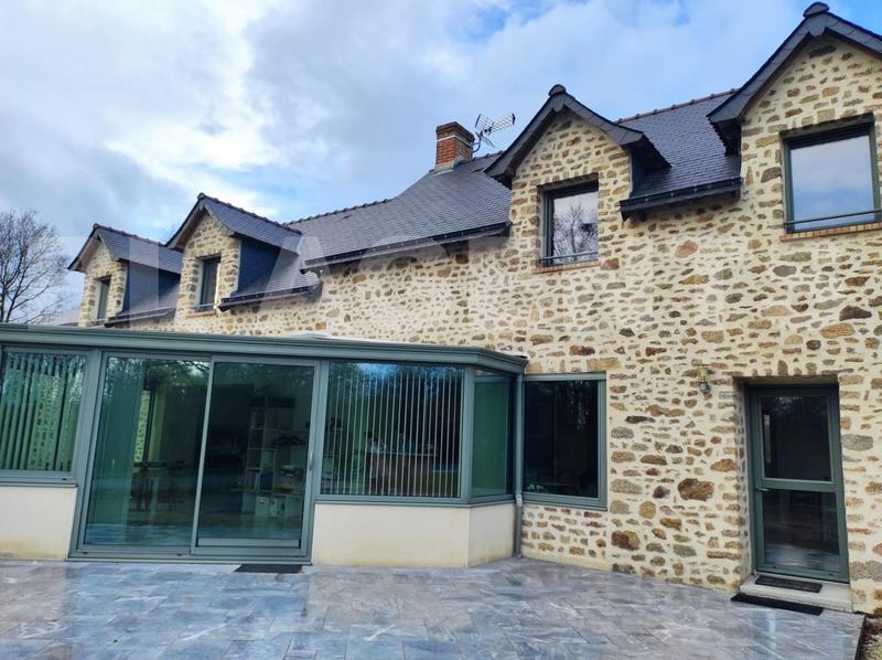 Corps de ferme - 205 m² - 7 pièces