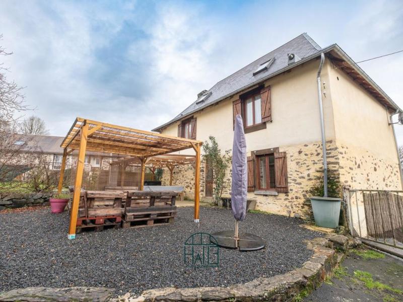 Maison - 140 m² - 6 pièces