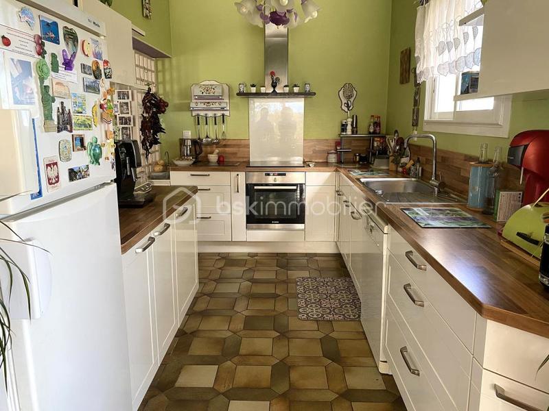 Maison traditionnelle - 305 m² - 7 pièces